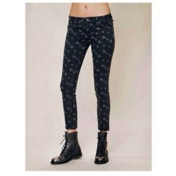Free People Ditsy Floral Black Mid Rise Straight Jeans With White Floral Pattern - Picture 1 of 8